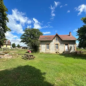https://gite-chaumiere.hotels-rhonealpes.com